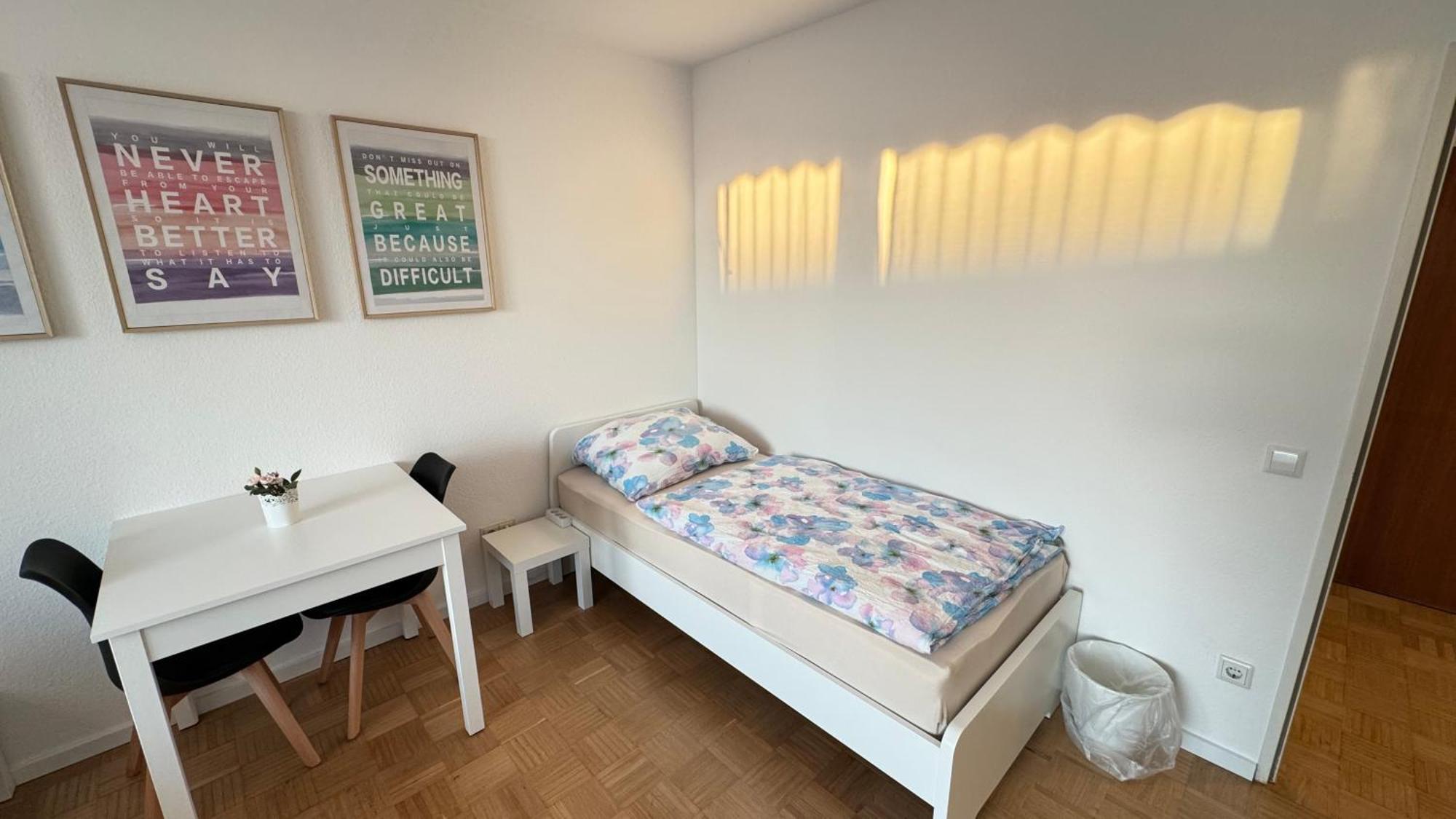 Monteur & Messezimmer Ratingen-Duesseldorf Exteriér fotografie